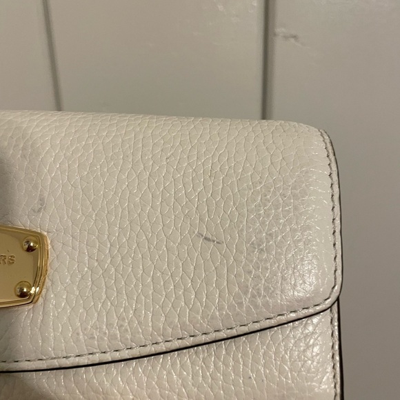 White Michael Kors wallet - Picture 8 of 13
